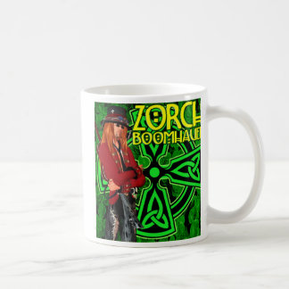 Slangers in de sleutel van de groene koffiebeker koffiemok