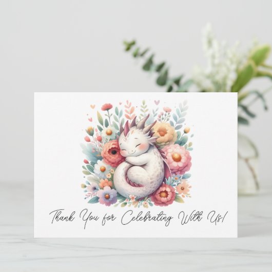Slapen Baby Dragon in een bed van bloemen dank u Bedankkaart (Staand voorkant)