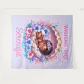 Slapen Baby Girl in Seashell Bloemenpastel Wandkleed (Voorkant (horizontaal))