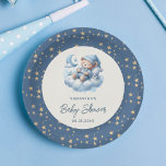 Slapen beer wolk & sterren blauw jongen baby showe papieren bordje<br><div class="desc">Vier de komst van uw kleintje met dit charmante papieren bord met een waterverf baby beer rustig slapen op een wolk. De schattige afbeelding is omhuld in een cirkelvormig lijst, omgeven door een prachtig sterrenpatroon tegen een serene blauwe achtergrond. Perfect voor het toevoegen van een vleugje grillen aan uw baby...</div>
