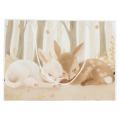 Slapen konijn en fawn in bos groot cadeauzakje (Achterkant)