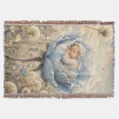 Slapende baby in blauwe bloem deken (Voorkant)