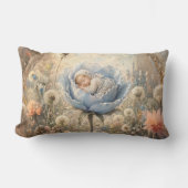 Slapende baby in blauwe bloem kussen (Voorkant)