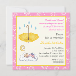 Slapende baby meisje strooi roze gele uitnodiging