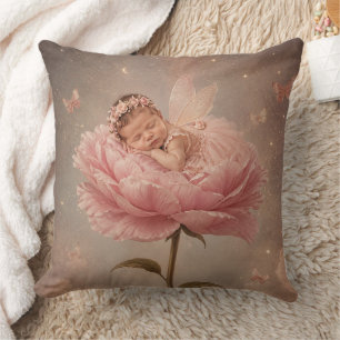 Slapende baby roze bloem kussen