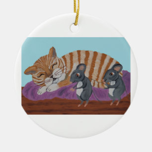 Slapende Kat en Stiekeme Muizen Keramisch Ornament