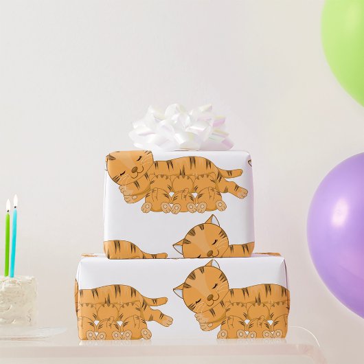 Slapende kat met zogende kittens cadeaupapier