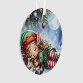 Slapende Kerstelf met Calico Kitten Ornament (voorkant)