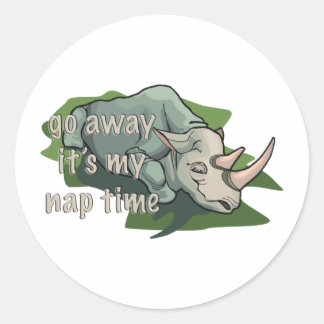 SLAPENDE NEUSHOORN RONDE STICKER