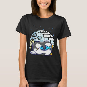 Slapende pinguïn met vis t-shirt