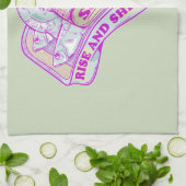 SLAPENDE SARDINES STIJGEN EN SCHIJNEN THEEDOEK (Gevouwen)