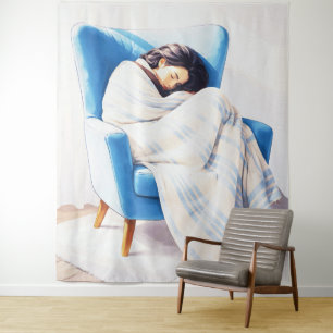 Slapende vrouw in blauwe fauteuil knusse deken wandkleed