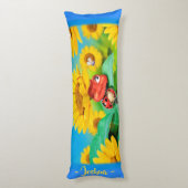 Slaperig lieveheersbeestje in Zonnebloemen.Giant c Lichaamskussen (Achterkant (Verticaal))