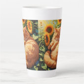 Slaperige dikke Oranje kat met zonnebloemen Latte Mok (Voorkant)