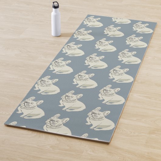 Slaperige hond yogamat (In situ)