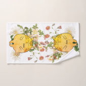 Slaperige kaneelkleurige kat bad handdoek (Handdoek)