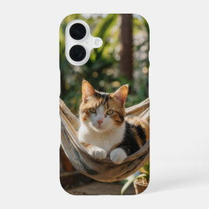 Slaperige kat in hangmat iPhone 16 hoesje