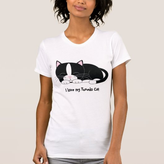 Slaperige Kat {Tuxedo} T-shirt (Voorkant)