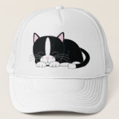 Slaperige Kat {Tuxedo} Trucker Pet (Voorkant)