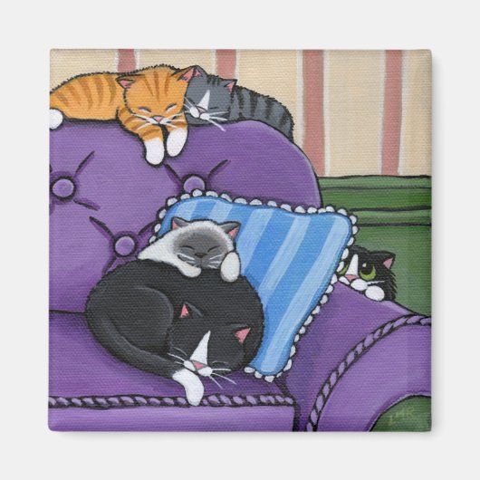 Slaperige Katten op Bank Whimsical Magnet (Voorkant)