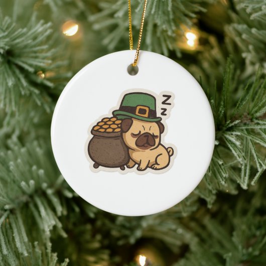 Slaperige Pug Kabouter Retro St. Patrick's Dag Keramisch Ornament (Boom)