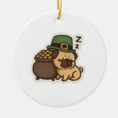 Slaperige Pug Kabouter Retro St. Patrick's Dag Keramisch Ornament (Voorkant)