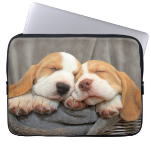Slaperige Puppies Laptop Sleeve