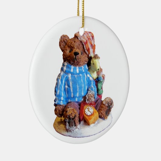 Slaperige pyjama teddybeer met speelgoed keramisch ornament (Rechts)