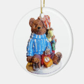 Slaperige pyjama teddybeer met speelgoed keramisch ornament (Links)