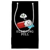 Slappil Funny Medicine Pun Dark BG Klein Cadeauzakje (Voorkant)