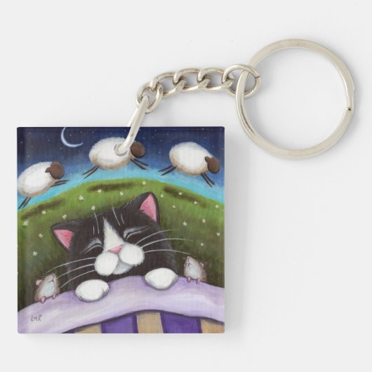 Slapy Tuxedo Cat met muizen en schapen | Fantasy Sleutelhanger (Achterkant)