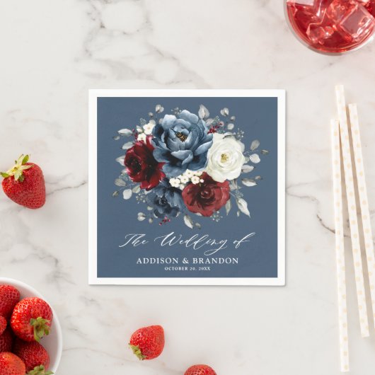 Slate Blue Burgundy White Ivory Floral Weddenschap Servet (Insitu)
