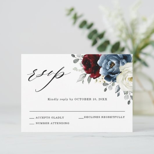 Slate Blue Burgundy White Ivory Floral Wedding RSVP Kaartje (Staand voorkant)