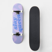 Slay Queen Pastel Blue Groovy Modern Typografie Persoonlijk Skateboard (Voorkant)