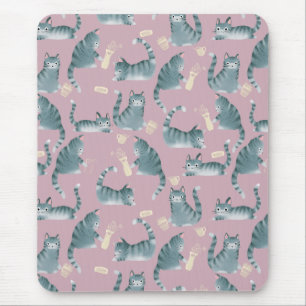 Slecht Grijs Tabby Katten Knocking Stuff Over & Mo Muismat