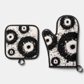 Slecht oog zwart-wit ovenwant & pannenlap set (Voorkant)