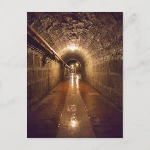 Slecht verlichte zoutmijn tunnel briefkaart