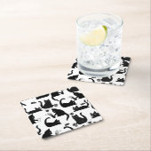 Slechte katten die over het hoofd hangen kartonnen onderzetters (Insitu)