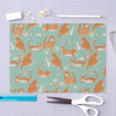 Slechte Oranje Tabby Cats die dingen omver gooien Tissuepapier (Craft)