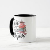 Slechts Nog Eén Hoofdstuk – Cozy Bookworm Design Mok (Voorkant links)