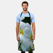 Sleek elegance: the white frangipani flower schort (Gedragen)