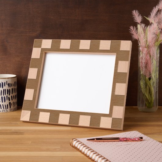 Sleek Geometric Checkerboard Motif Engraved Frame Gegraveerde Lijstjes (Links)