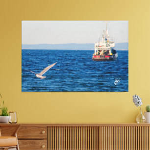 Sleepboot en vogel op Mutiny Bay #2 Canvas Afdruk