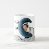 🌙 Sleeping Baby on Moon Mug – Stars & Cloud Cute  Koffiemok (Center)