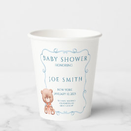 Sleeping bear while his family celebrates  papieren bekers