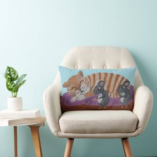 Sleeping Cat with Sneaky Mice Throw Pillow Kussen (Stoel)