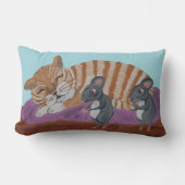 Sleeping Cat with Sneaky Mice Throw Pillow Kussen (Voorkant)