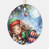 Sleeping Christmas Elf met Calico Kitten Keramisch Ornament (Links)