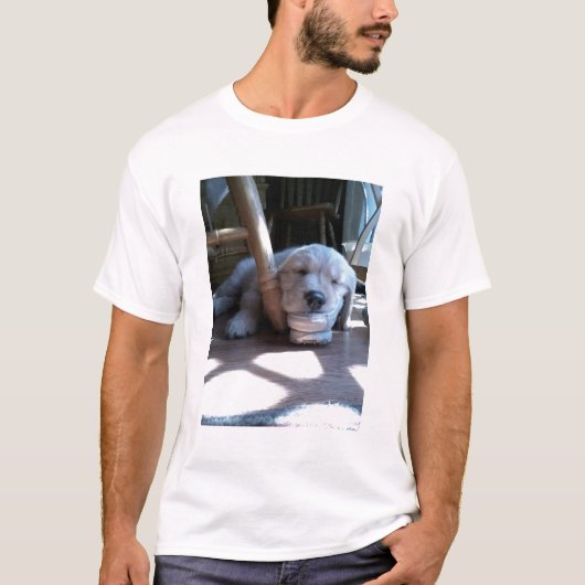 Sleeping Golden Retriever Puppy T-shirt (Voorkant)