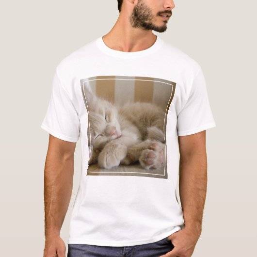 Sleeping Kitten T-shirt (Voorkant)